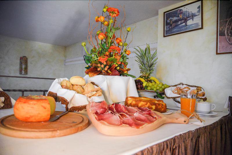 Carlo'S Hotel Кастането Кардучи Екстериор снимка